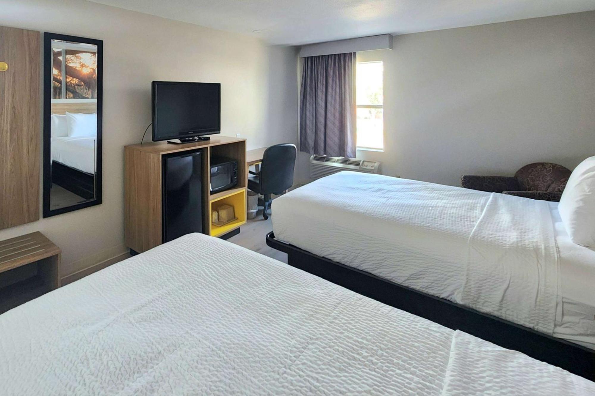 Days Inn By Wyndham Lafayette Scott Extérieur photo